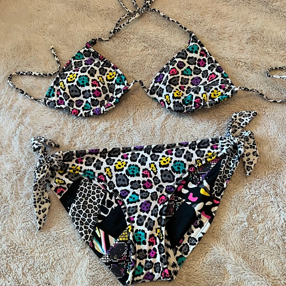 Reversible bathing suit - Picture 2 of 2